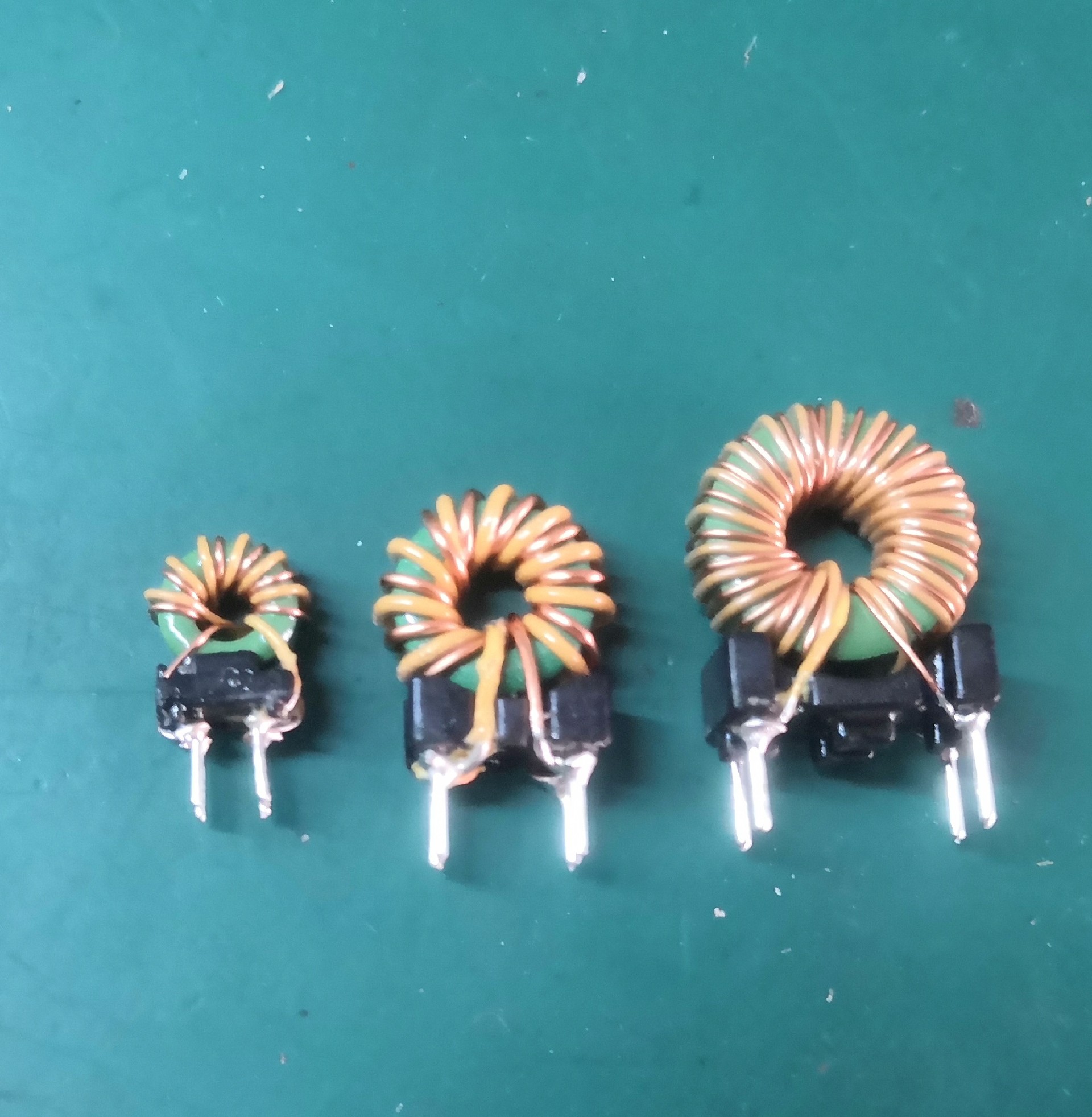 帶底座磁環(huán)電感 帶底座磁環(huán)電感